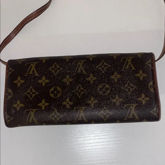 LOUIS VUITTON Black and Gold Monogram Crossbody Bag - Picture 5 of 11